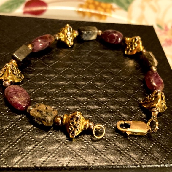 Vintage Natural polished Amethyst bracelet with Vermeil hardware and charms. EUC - Picture 4 of 15